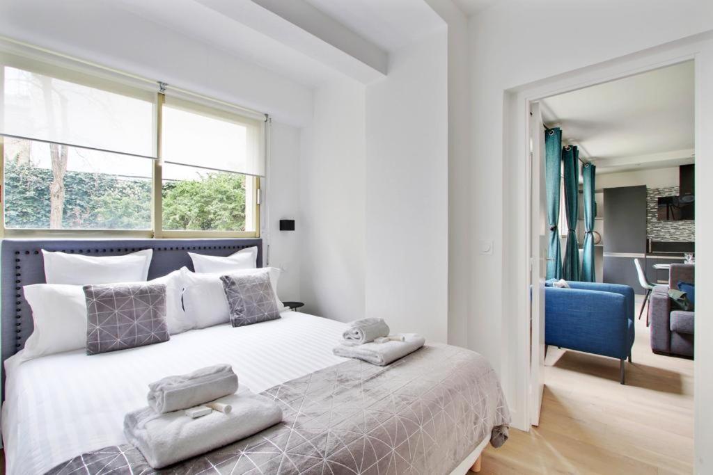 Trocadero/ Eiffel Tower - 3 Bedrooms- All New! París Exterior foto