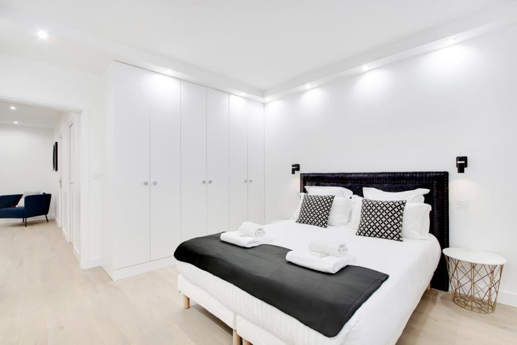Trocadero/ Eiffel Tower - 3 Bedrooms- All New! París Exterior foto